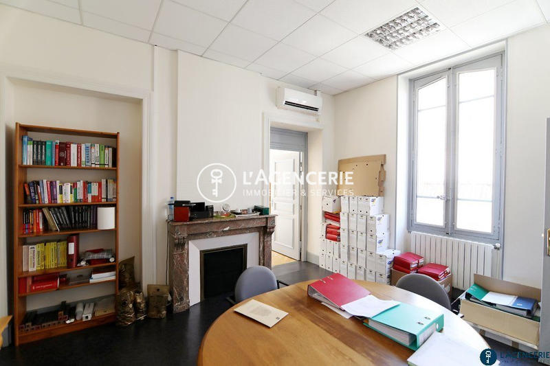 Bureau - 50 m² - 2 pièces