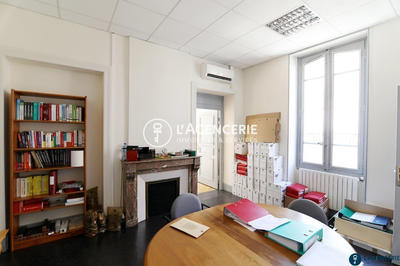 Bureau - 50 m² - 2 pièces