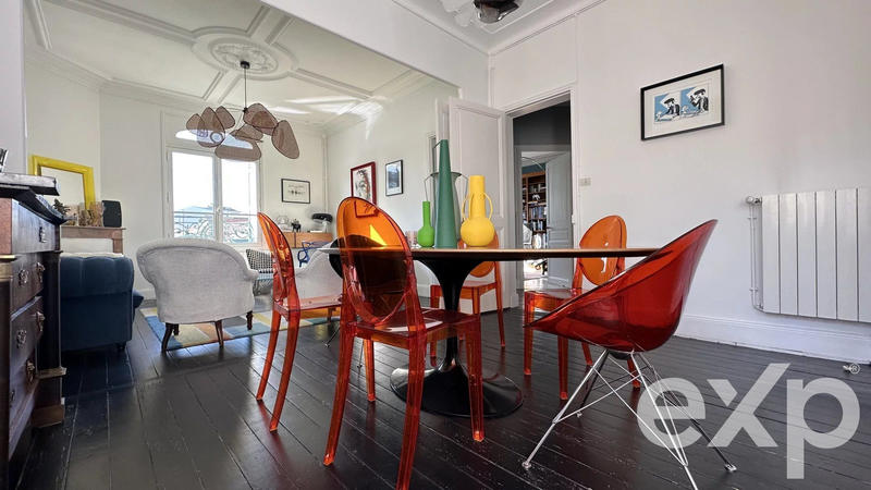 Maison - 199 m² - 8 pièces