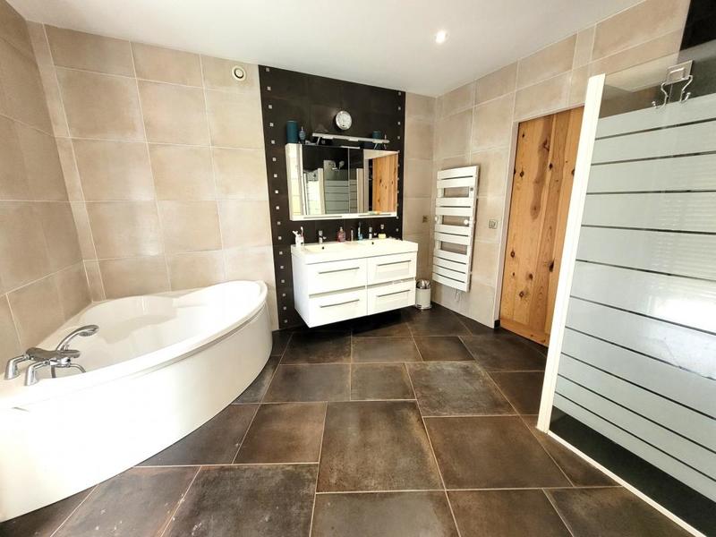 Maison - 148 m² - 7 pièces