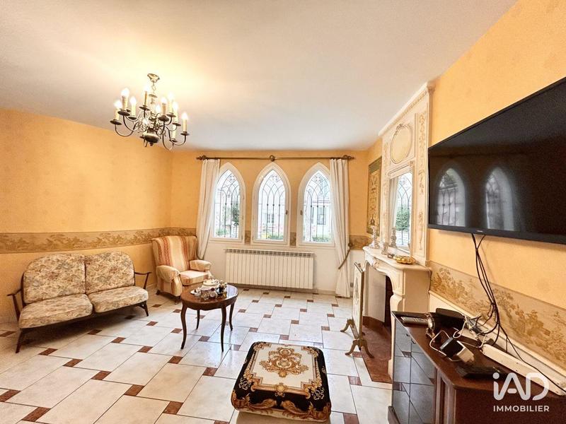 Maison - 265 m² - 10 pièces