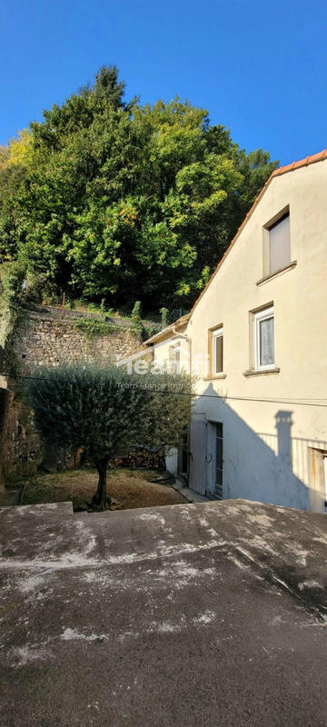 Maison - 170 m² - 9 pièces