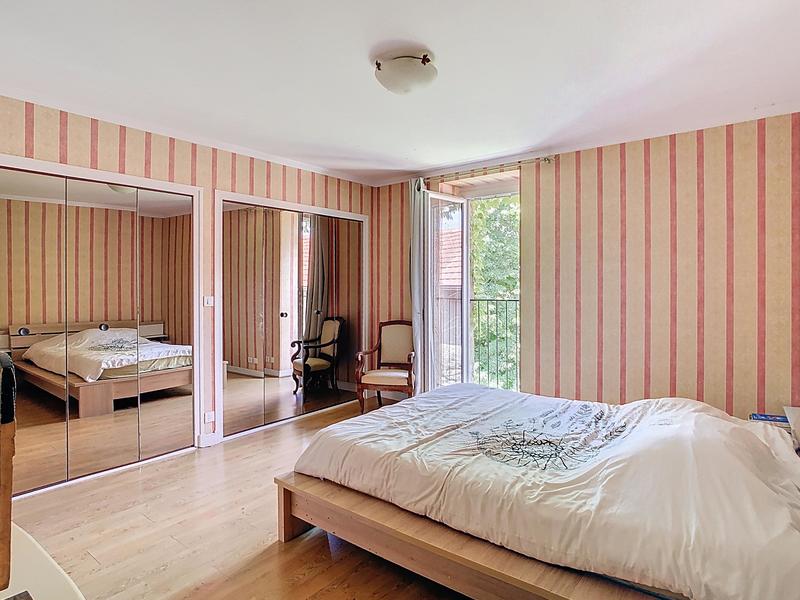 Villa - 342 m² - 8 pièces