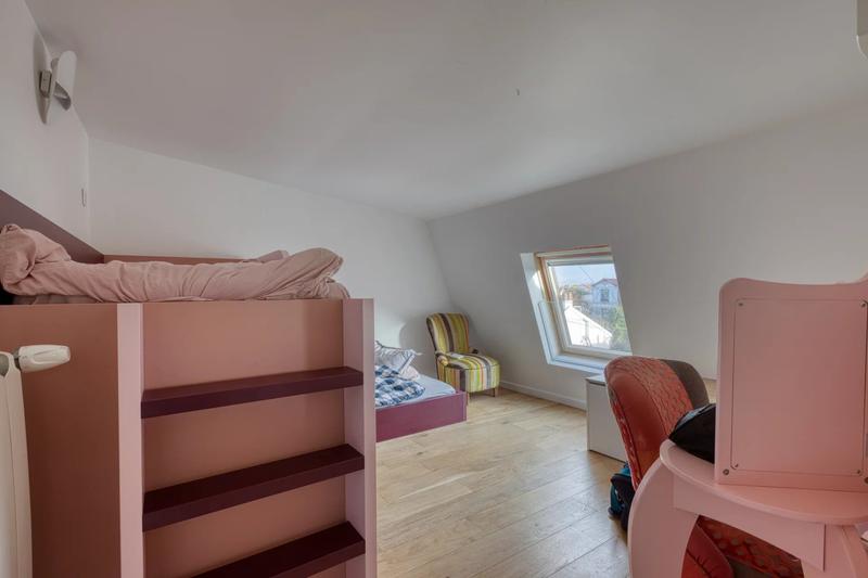 Maison - 143 m² - 7 pièces