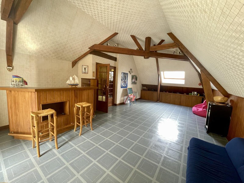 Maison - 214 m² - 5 pièces