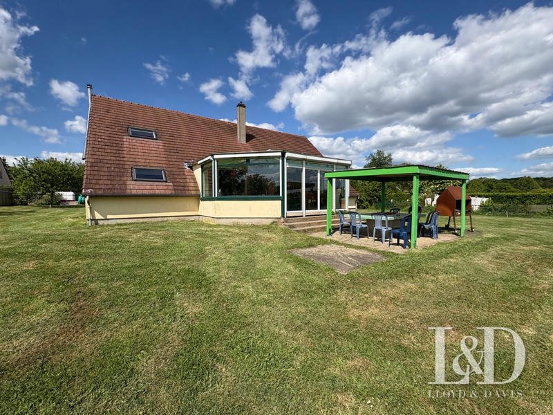 Maison - 374 m² - 10 pièces