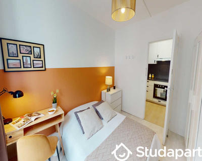 Chambre - 80 m² - 1 pièce