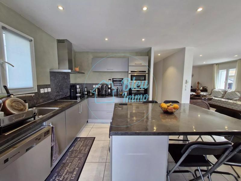 Maison - 110 m² - 4 pièces