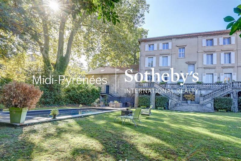 Maison - 620 m² - 15 pièces