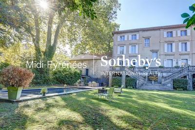 Maison - 620 m² - 15 pièces