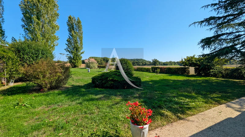 Maison - 330 m² - 11 pièces