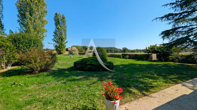 Maison - 330 m² - 11 pièces