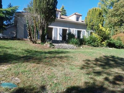 Maison - 180 m² - 7 pièces