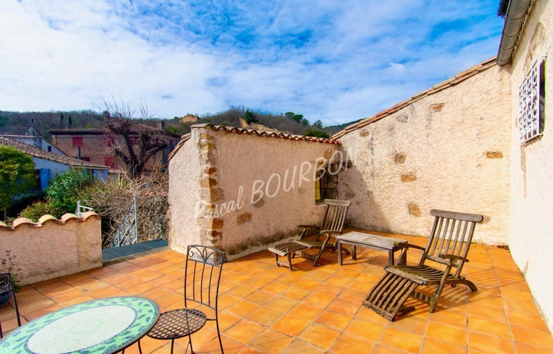 Maison - 250 m² - 8 pièces