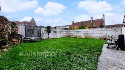 Maison - 195 m² - 7 pièces