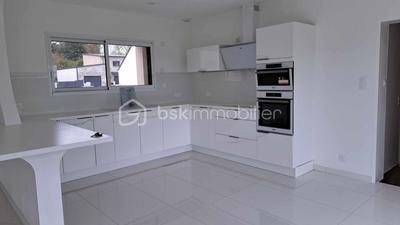 Maison - 142 m² - 5 pièces