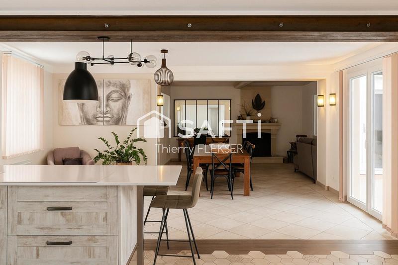 Maison - 260 m² - 7 pièces