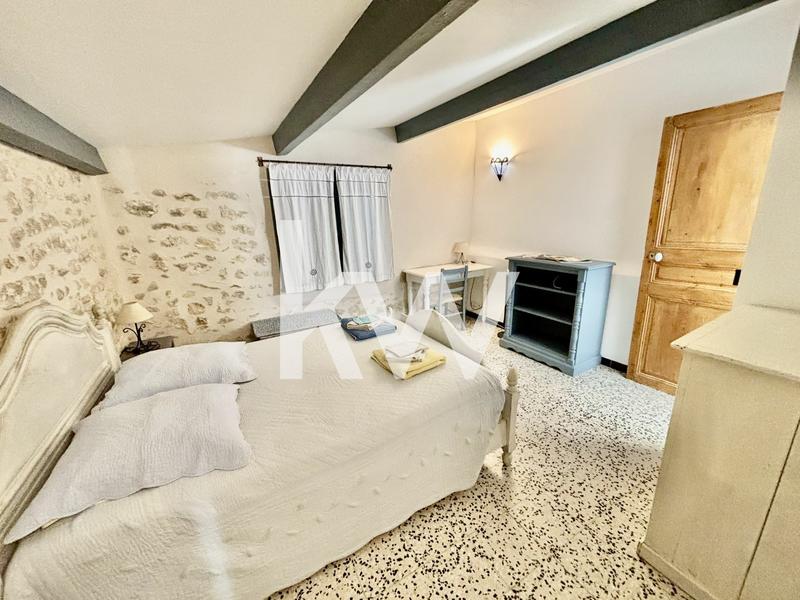 Maison - 300 m² - 11 pièces