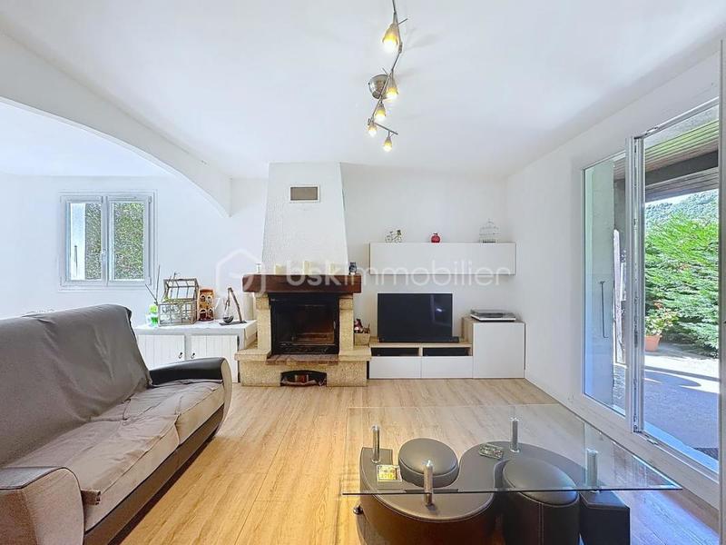 Maison - 94 m² - 5 pièces