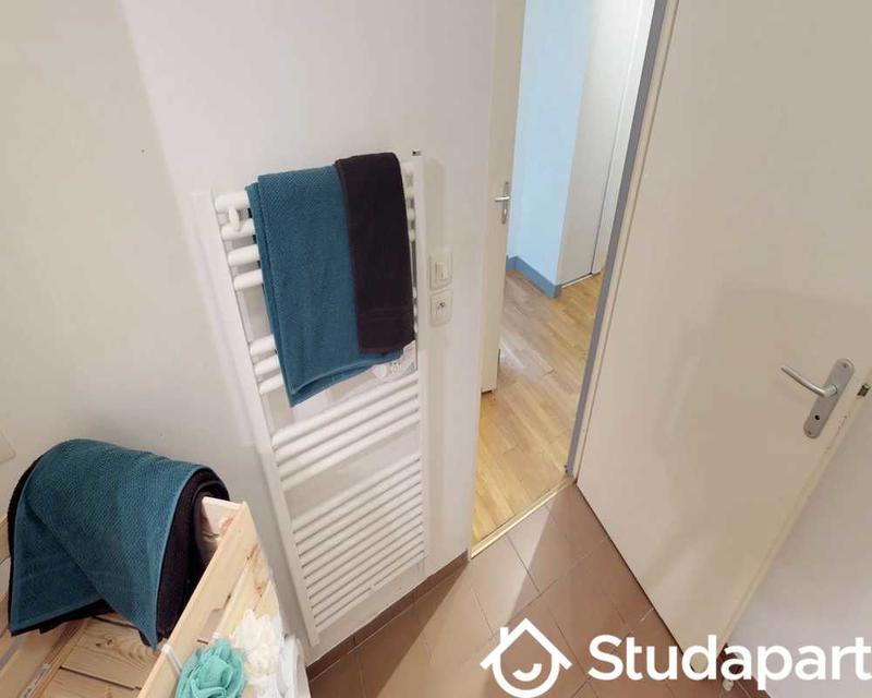 Chambre - 70 m² - 1 pièce