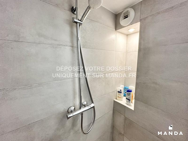 Chambre - 12 m² - 10 pièces