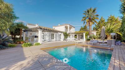 Maison - 220 m² - 5 pièces