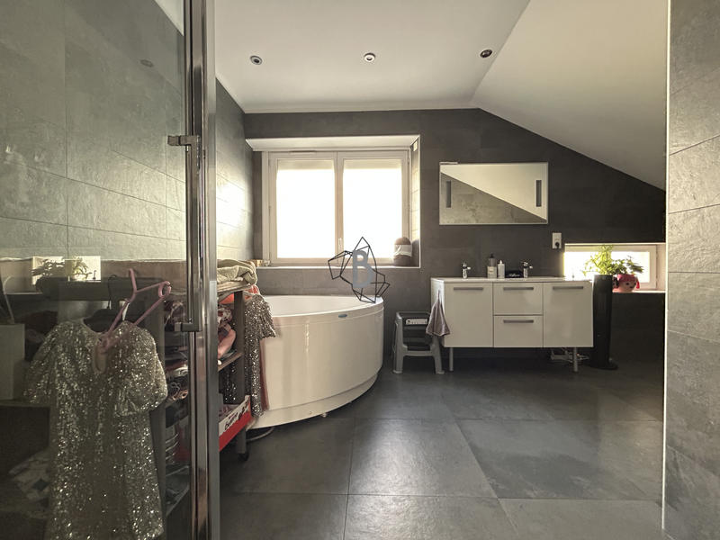 Maison - 171 m² - 5 pièces