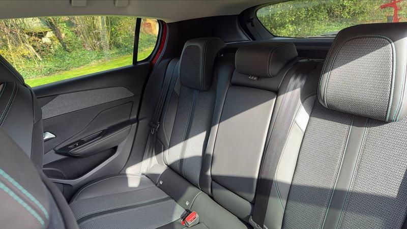 Peugeot 308 1.2 PureTech 130 Eat8 Allure Pack - Automatique Entretien constructeur