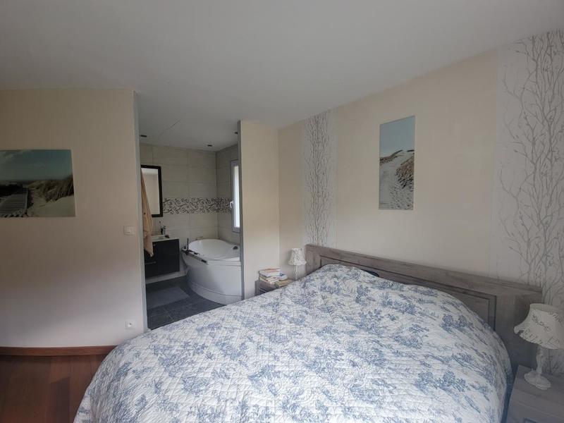 Maison - 300 m² - 6 pièces