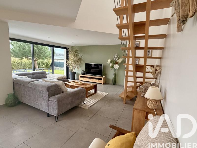 Maison - 143 m² - 6 pièces