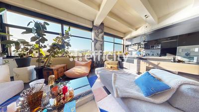 Loft - 149 m² - 4 pièces