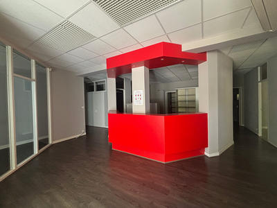 Local d'activité / Entrepôt - 212 m²