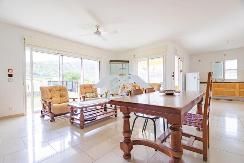 Maison traditionnelle - 95 m² - 4 pièces