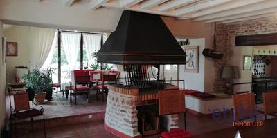 Corps de ferme - 240 m² - 9 pièces