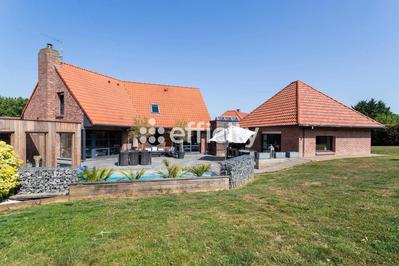 Maison - 315 m² - 8 pièces