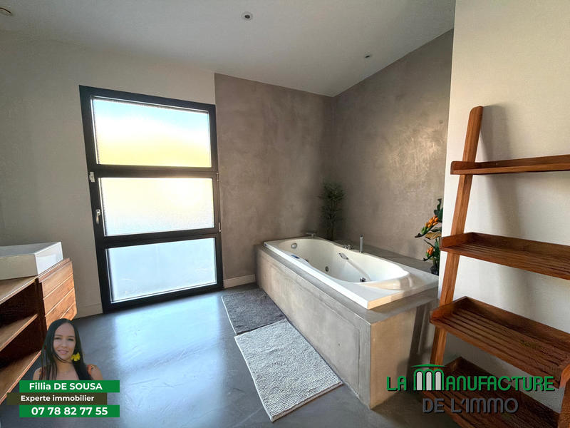 Villa - 202 m² - 7 pièces