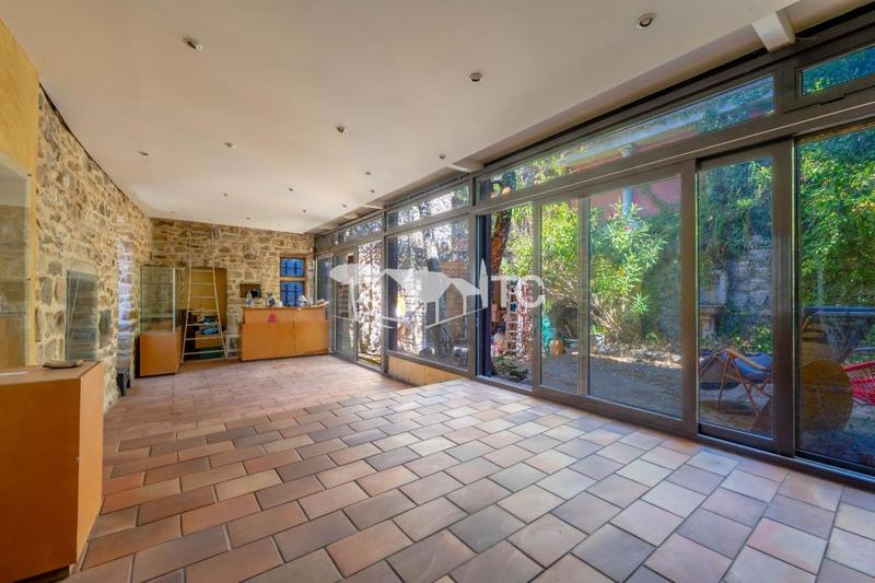 Mas - 225 m² - 9 pièces