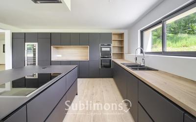 Propriété - 220 m² - 6 pièces