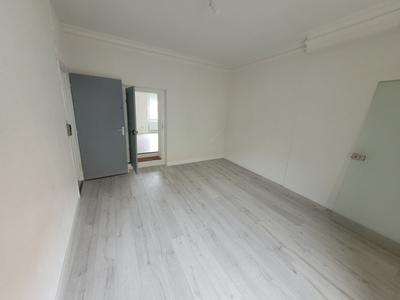 Local d'activité / Entrepôt - 86 m² - 6 pièces