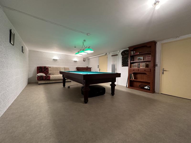 Maison - 213 m² - 8 pièces