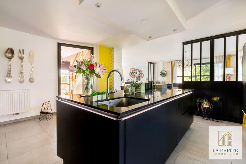 Maison - 138 m² - 5 pièces