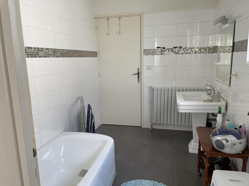 Villa - 180 m² - 8 pièces