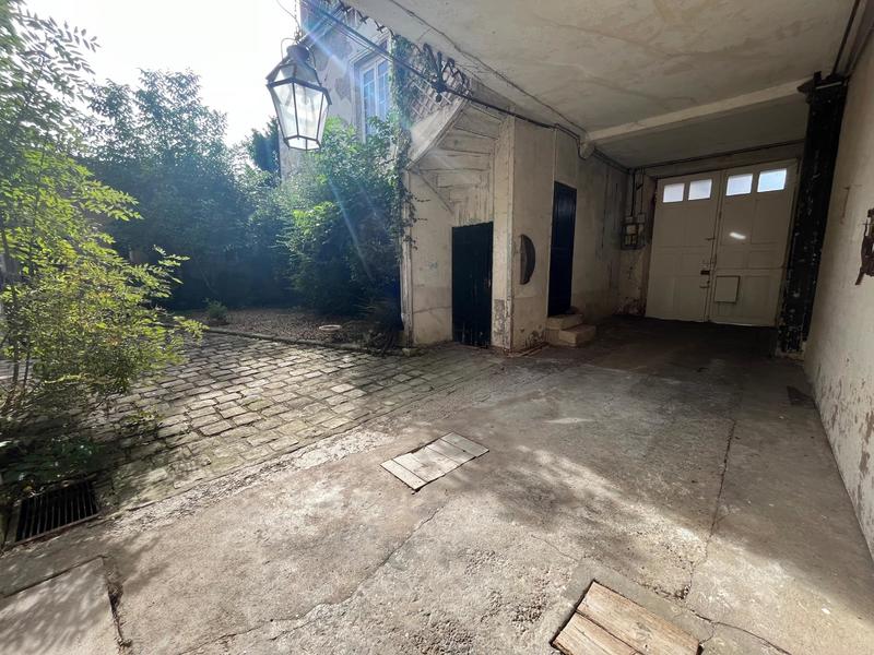 Maison - 255 m² - 9 pièces