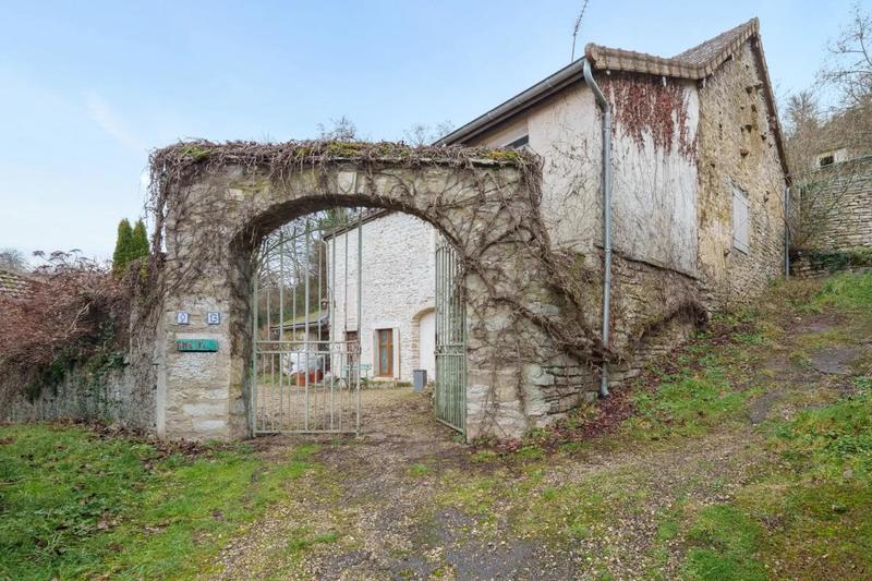 Maison - 350 m² - 6 pièces