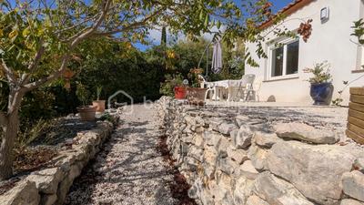 Maison - 227 m² - 8 pièces