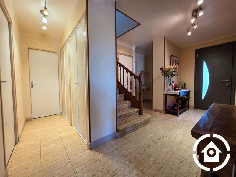 Maison - 212 m² - 8 pièces