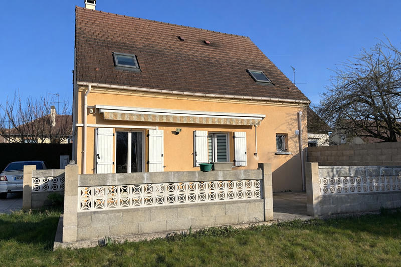 Maison - 98 m² - 5 pièces