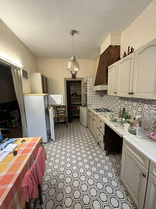 Maison - 220 m² - 8 pièces