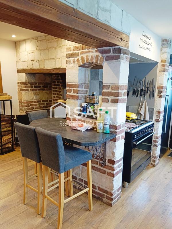 Maison - 262 m² - 12 pièces