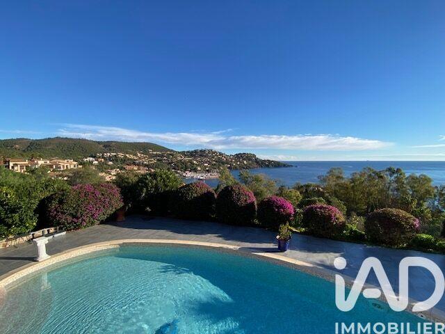 Maison - 219 m² - 7 pièces